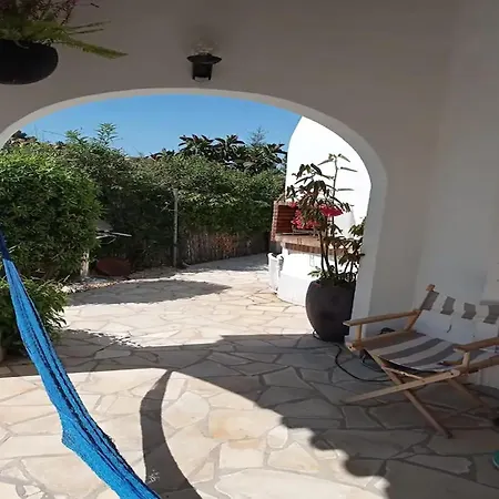 Сasa de vacaciones Coastal Comfort With Pool, Cleaning Included *